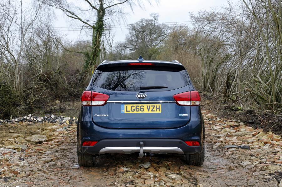  Kia Carens EcoDynamics 2016 года  (UK) (фото 12 из 17)